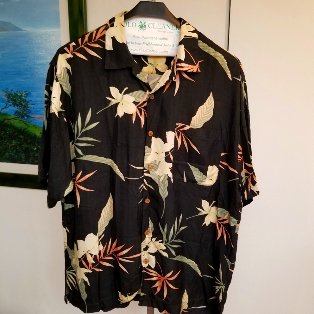 Tommy Bahama Silk Aloha Hawaiian Shirt